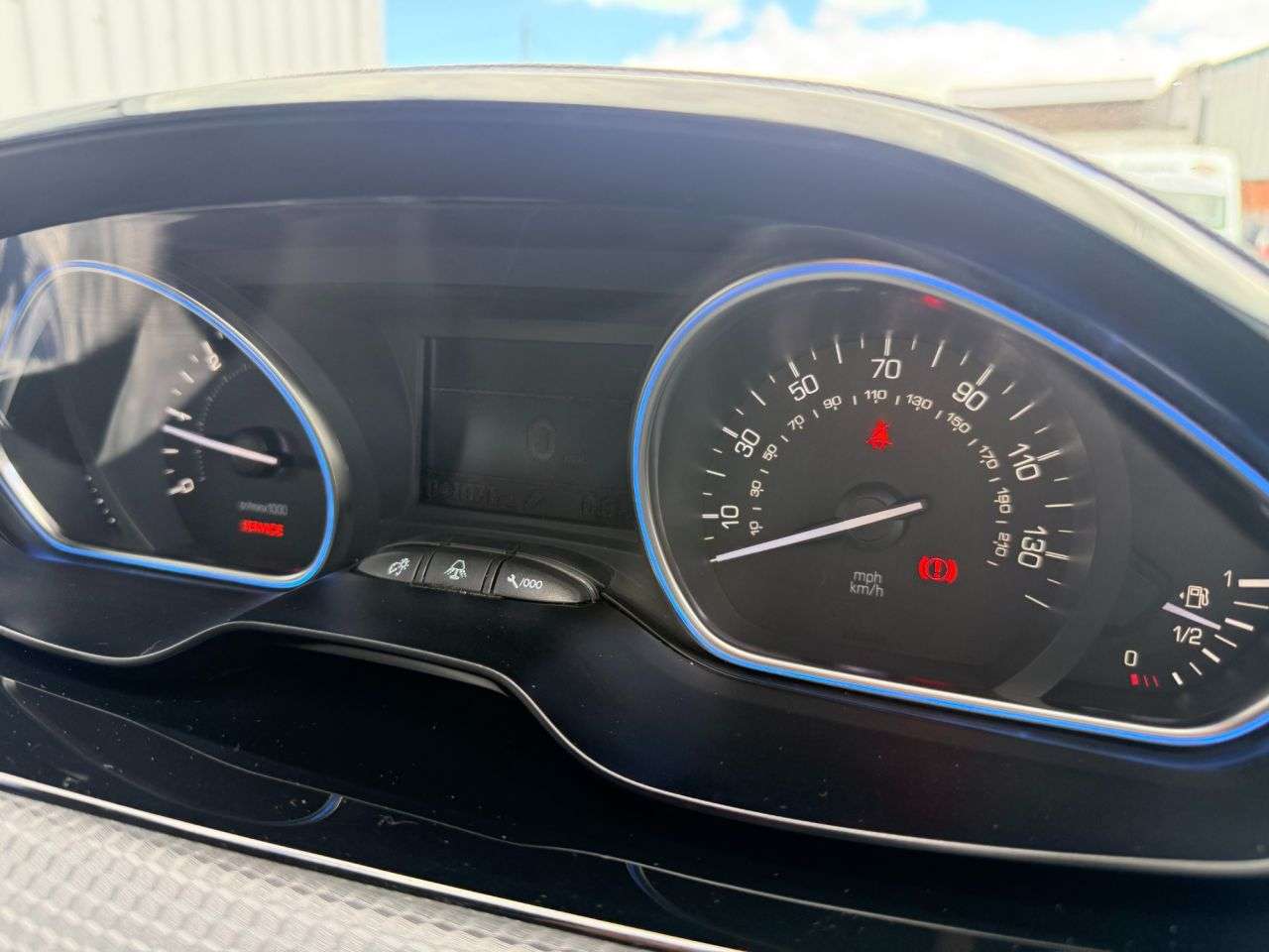 2017 PEUGEOT 2008 2017 PEUGEOT 2008