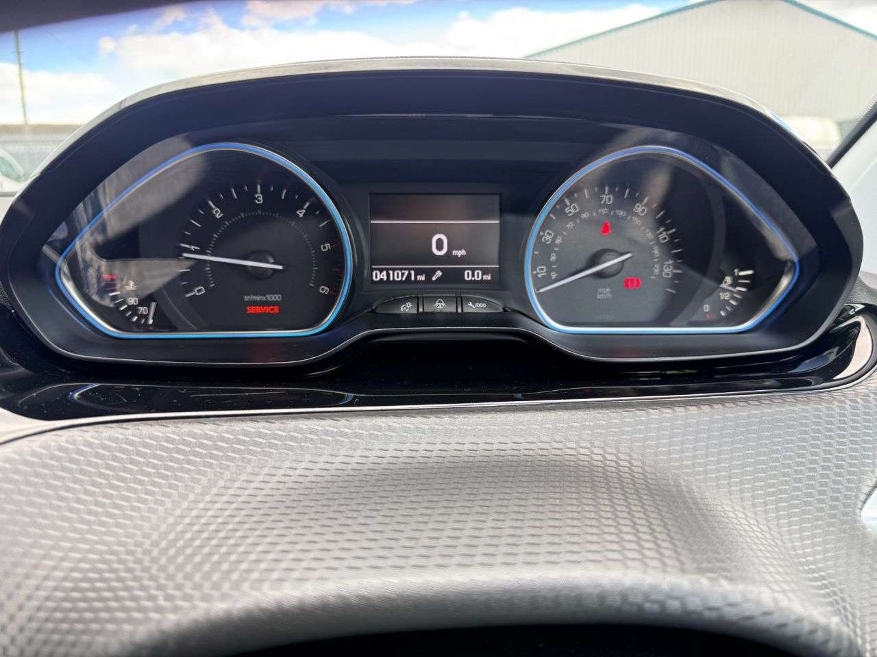2017 PEUGEOT 2008 2017 PEUGEOT 2008