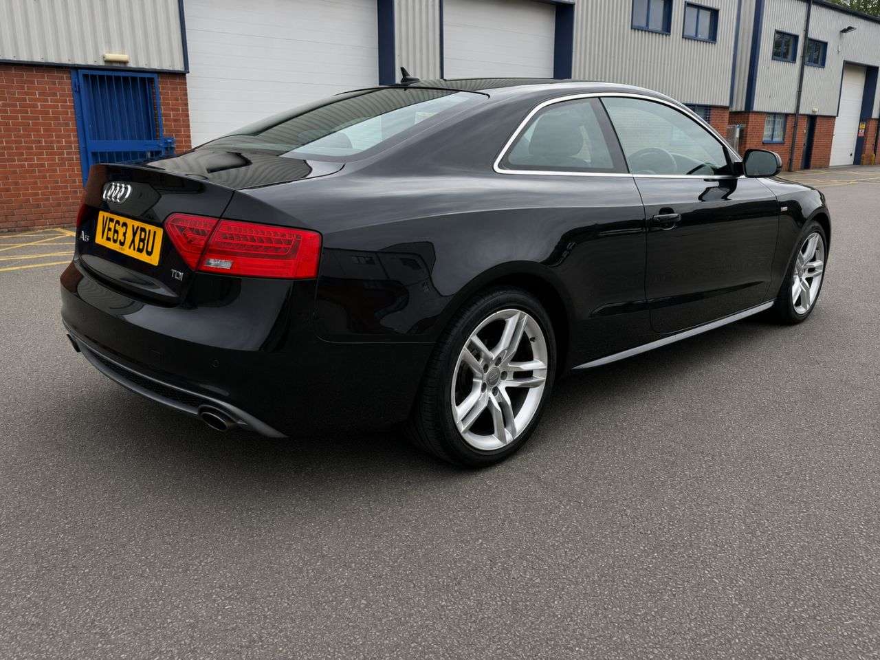 A 2014 AUDI A5 2.0 TDI S line Coupe 2dr Diesel Multitronic Euro 5 (s/s) (177 ps) HEATED FR A 2014 AUDI A5 2.0 TDI S line Coupe 2dr Diesel Multitronic Euro 5 (s/s) (177 ps) HEATED FR