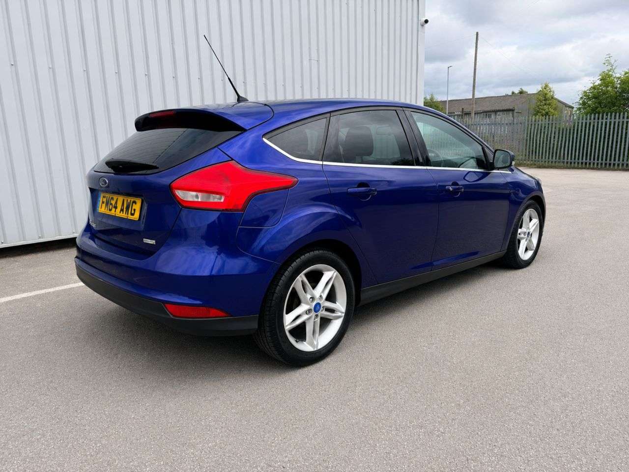 A 2015 FORD FOCUS 1.0T EcoBoost Zetec Hatchback 5dr Petrol Manual Euro 6 (s/s) (125 ps) FULL A 2015 FORD FOCUS 1.0T EcoBoost Zetec Hatchback 5dr Petrol Manual Euro 6 (s/s) (125 ps) FULL