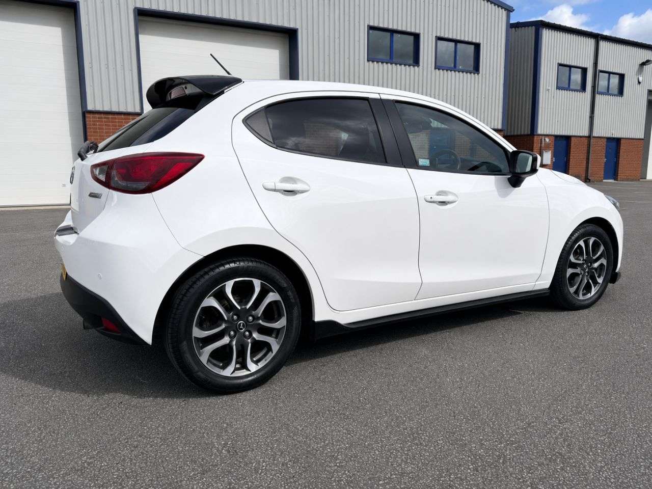 A 2015 MAZDA MAZDA2 1.5 SKYACTIV-G Sport Black Hatchback 5dr Petrol Manual Euro 6 (s/s) (90 ps) A 2015 MAZDA MAZDA2 1.5 SKYACTIV-G Sport Black Hatchback 5dr Petrol Manual Euro 6 (s/s) (90 ps)