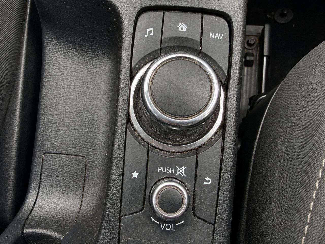 2015 MAZDA MAZDA2 2015 MAZDA MAZDA2