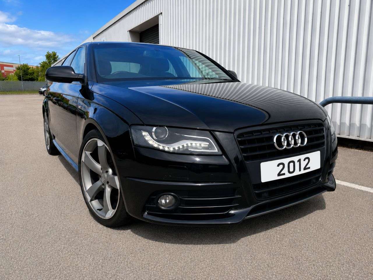 A 2012 AUDI A4 2.0 TDI Black Edition Saloon 4dr Diesel Manual Euro 5 (s/s) (143 ps) ONE FO A 2012 AUDI A4 2.0 TDI Black Edition Saloon 4dr Diesel Manual Euro 5 (s/s) (143 ps) ONE FO