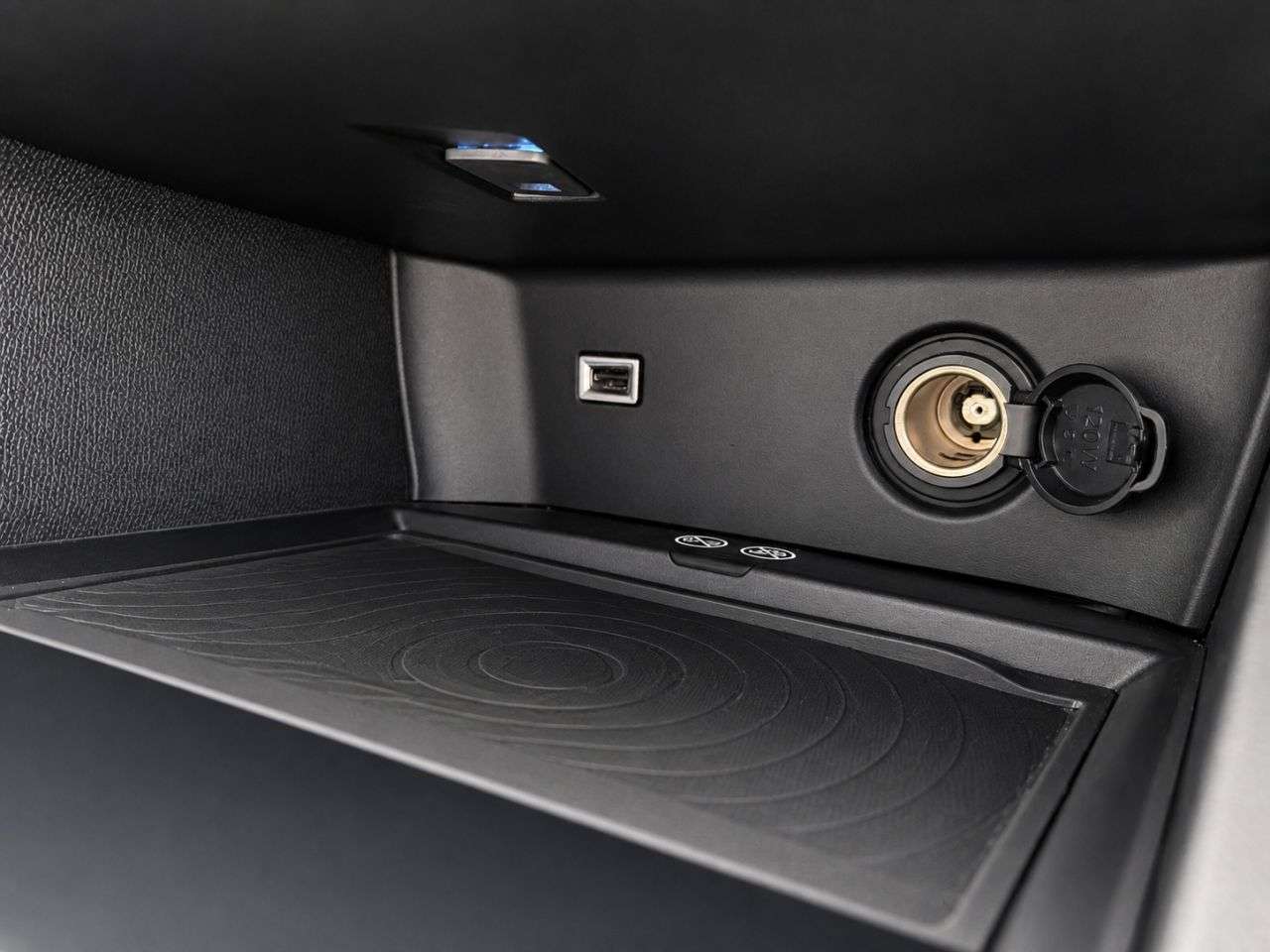 2018 PEUGEOT 5008 2018 PEUGEOT 5008