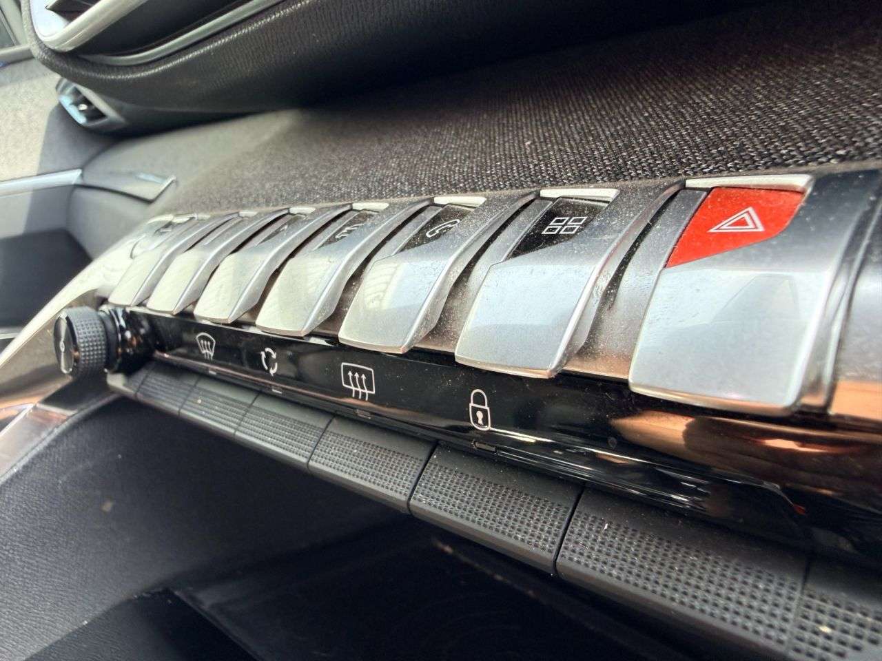 2018 PEUGEOT 5008 2018 PEUGEOT 5008