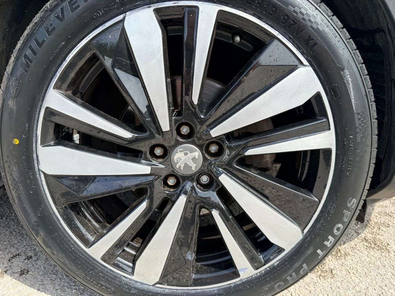 2018 PEUGEOT 5008 2018 PEUGEOT 5008