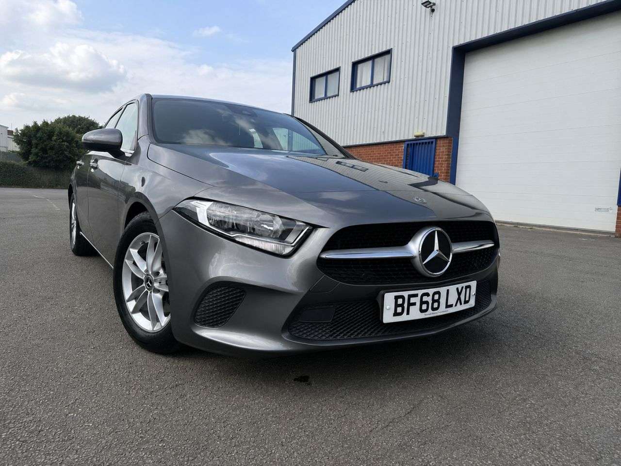 A 2018 MERCEDES-BENZ A CLASS 1.5 A180d SE Hatchback 5dr Diesel 7G-DCT Euro 6 (s/s) (116 ps) FULL COLOUR A 2018 MERCEDES-BENZ A CLASS 1.5 A180d SE Hatchback 5dr Diesel 7G-DCT Euro 6 (s/s) (116 ps) FULL COLOUR