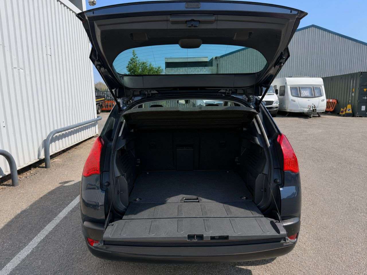 2013 PEUGEOT 3008 2013 PEUGEOT 3008
