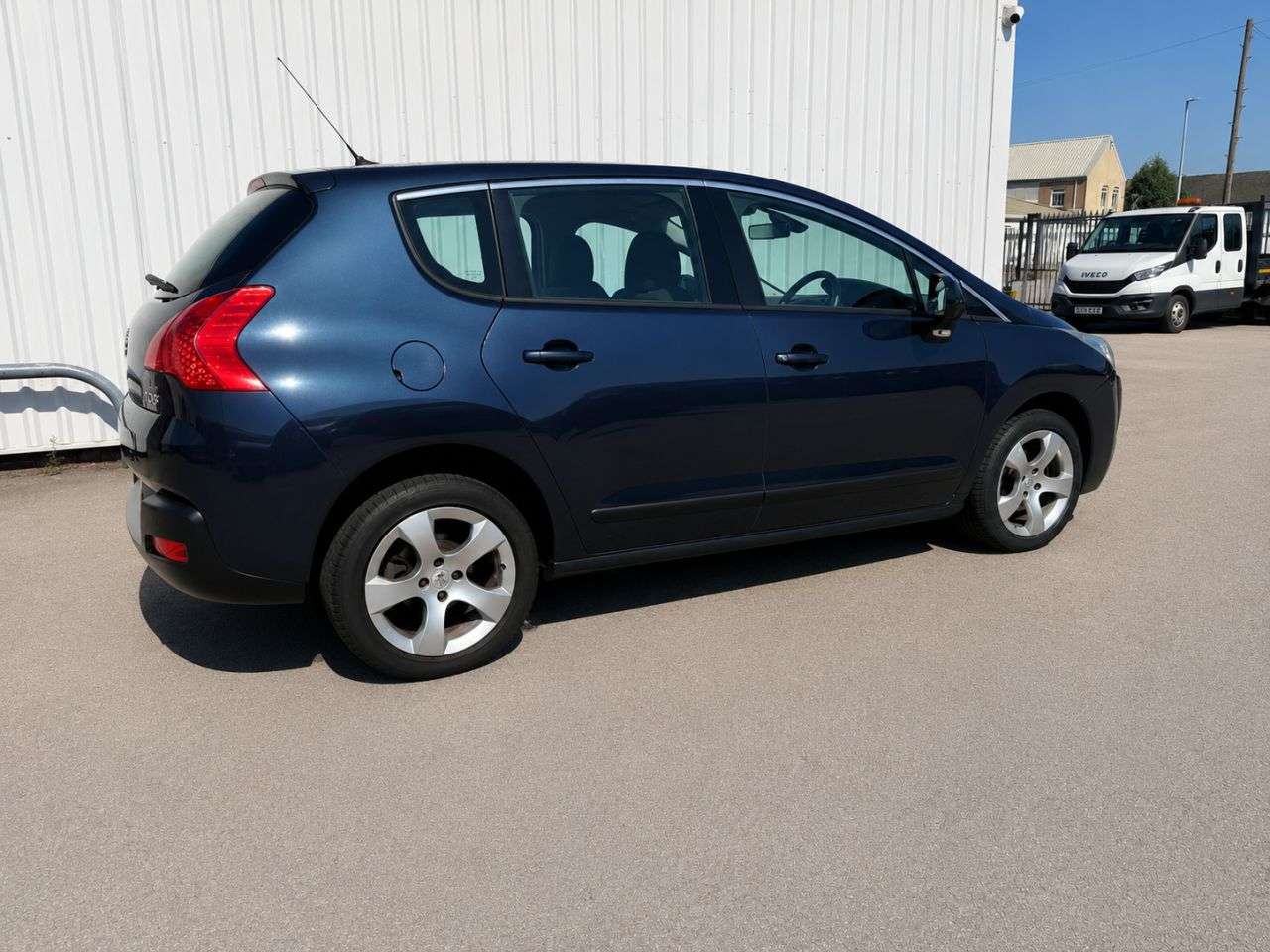 2013 PEUGEOT 3008 2013 PEUGEOT 3008