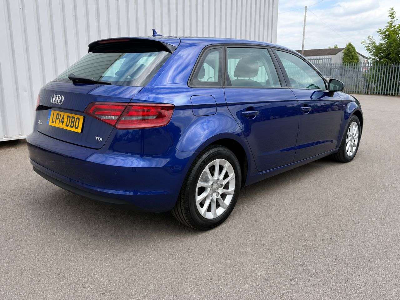 A 2014 AUDI A3 1.6 TDI SE Sportback 5dr Diesel Manual Euro 6 (s/s) (110 ps) ONLY 1 FORMER A 2014 AUDI A3 1.6 TDI SE Sportback 5dr Diesel Manual Euro 6 (s/s) (110 ps) ONLY 1 FORMER