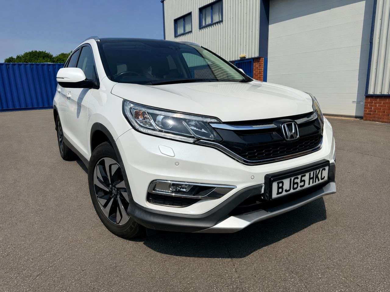 A 2015 HONDA CR-V 2.0 i-VTEC EX SUV 5dr Petrol Auto 4WD Euro 6 (155 ps) SATELLITE NAVIGATION A 2015 HONDA CR-V 2.0 i-VTEC EX SUV 5dr Petrol Auto 4WD Euro 6 (155 ps) SATELLITE NAVIGATION