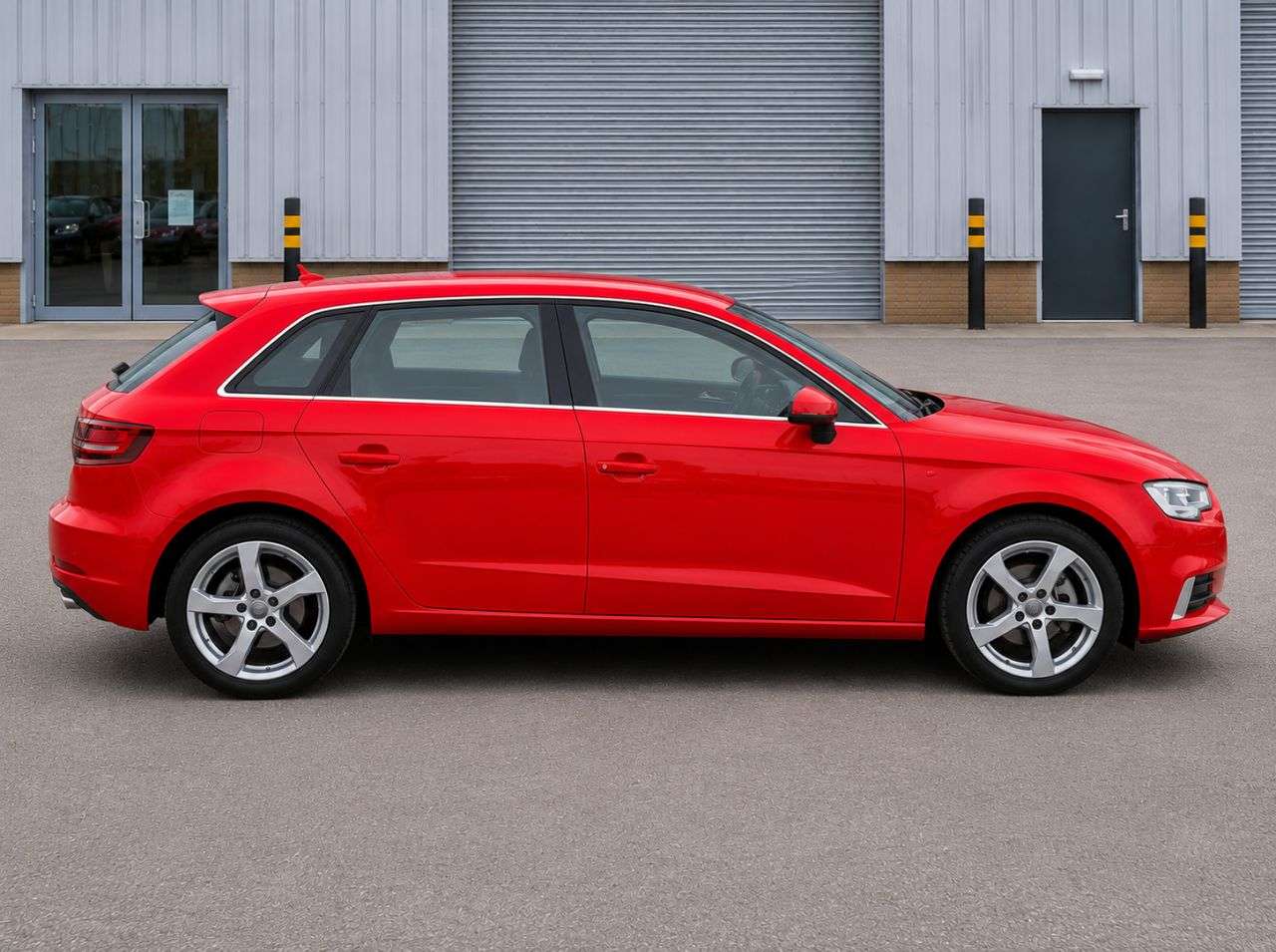A 2017 AUDI A3 1.5 TFSI CoD Sport Sportback 5dr Petrol S Tronic Euro 6 (s/s) (150 ps) 12 M A 2017 AUDI A3 1.5 TFSI CoD Sport Sportback 5dr Petrol S Tronic Euro 6 (s/s) (150 ps) 12 M