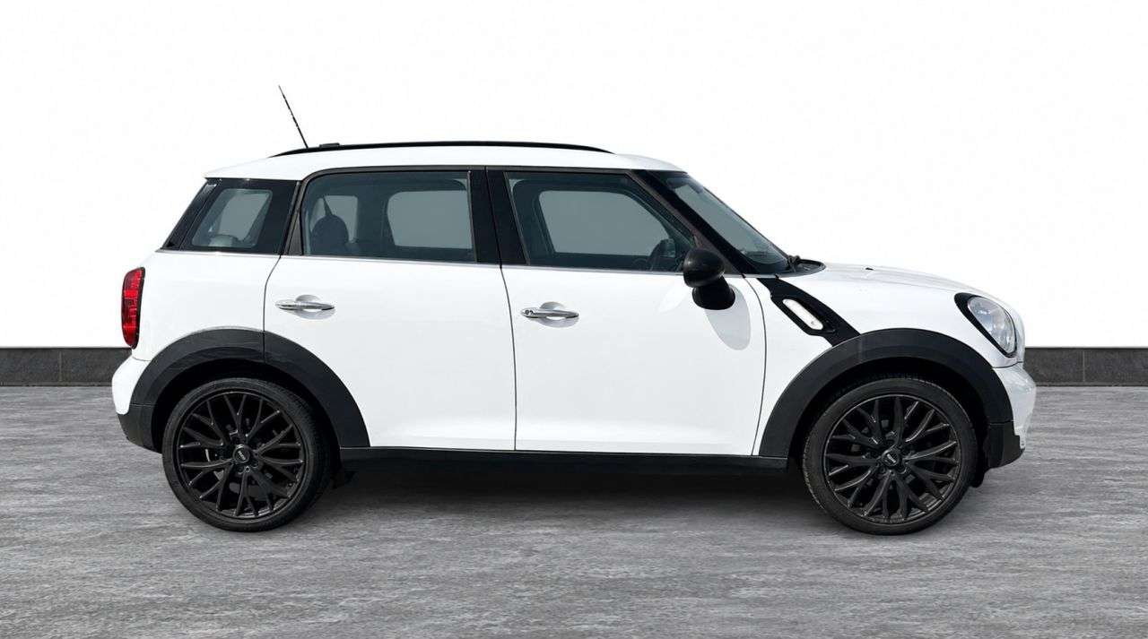 A 2016 MINI COUNTRYMAN 1.6 One SUV 5dr Petrol Manual Euro 6 (s/s) (98 ps) AUTOMATIC AIR CONDITIONI A 2016 MINI COUNTRYMAN 1.6 One SUV 5dr Petrol Manual Euro 6 (s/s) (98 ps) AUTOMATIC AIR CONDITIONI