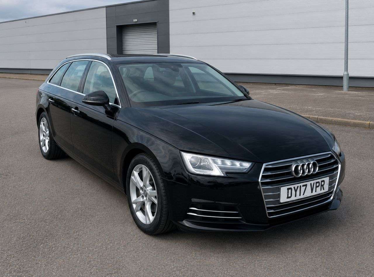 A 2017 AUDI A4 AVANT 2.0 TDI ultra Sport Estate 5dr Diesel Manual Euro 6 (s/s) (150 ps) FULL SER A 2017 AUDI A4 AVANT 2.0 TDI ultra Sport Estate 5dr Diesel Manual Euro 6 (s/s) (150 ps) FULL SER