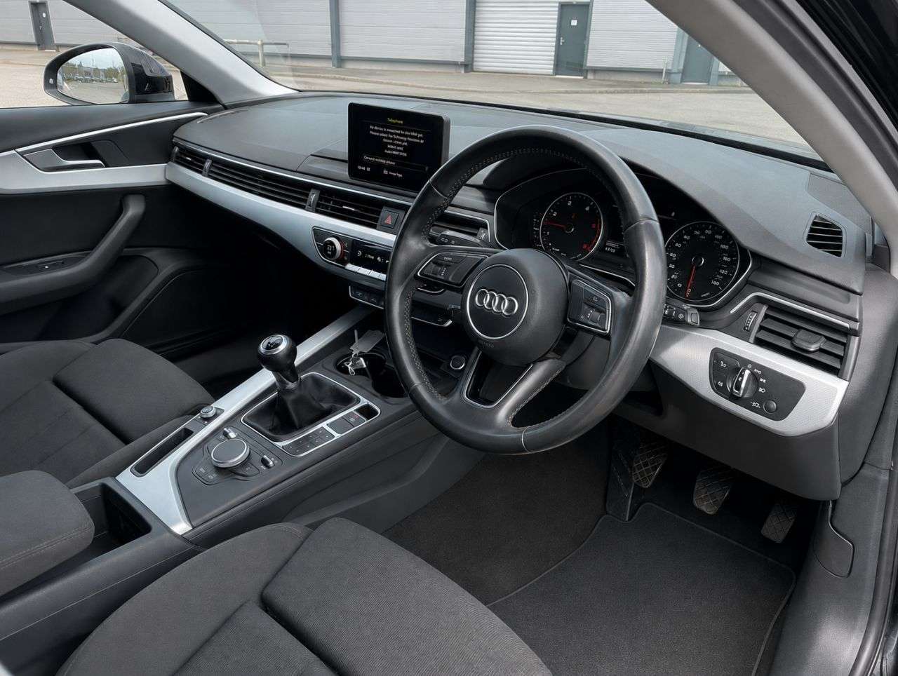 A 2017 AUDI A4 AVANT 2.0 TDI ultra Sport Estate 5dr Diesel Manual Euro 6 (s/s) (150 ps) FULL SER A 2017 AUDI A4 AVANT 2.0 TDI ultra Sport Estate 5dr Diesel Manual Euro 6 (s/s) (150 ps) FULL SER