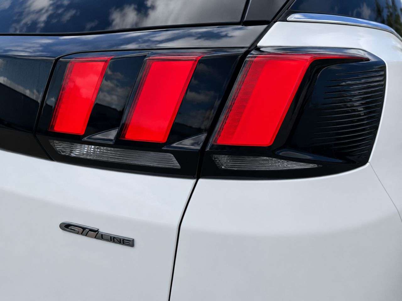 2017 PEUGEOT 3008 2017 PEUGEOT 3008