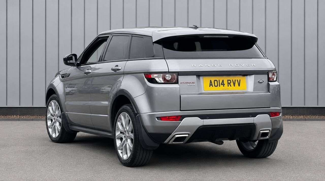 A 2014 LAND ROVER RANGE ROVER EVOQUE 2.2 SD4 Dynamic SUV 5dr Diesel Manual 4WD Euro 5 (s/s) (190 ps) CONTRAST BL A 2014 LAND ROVER RANGE ROVER EVOQUE 2.2 SD4 Dynamic SUV 5dr Diesel Manual 4WD Euro 5 (s/s) (190 ps) CONTRAST BL