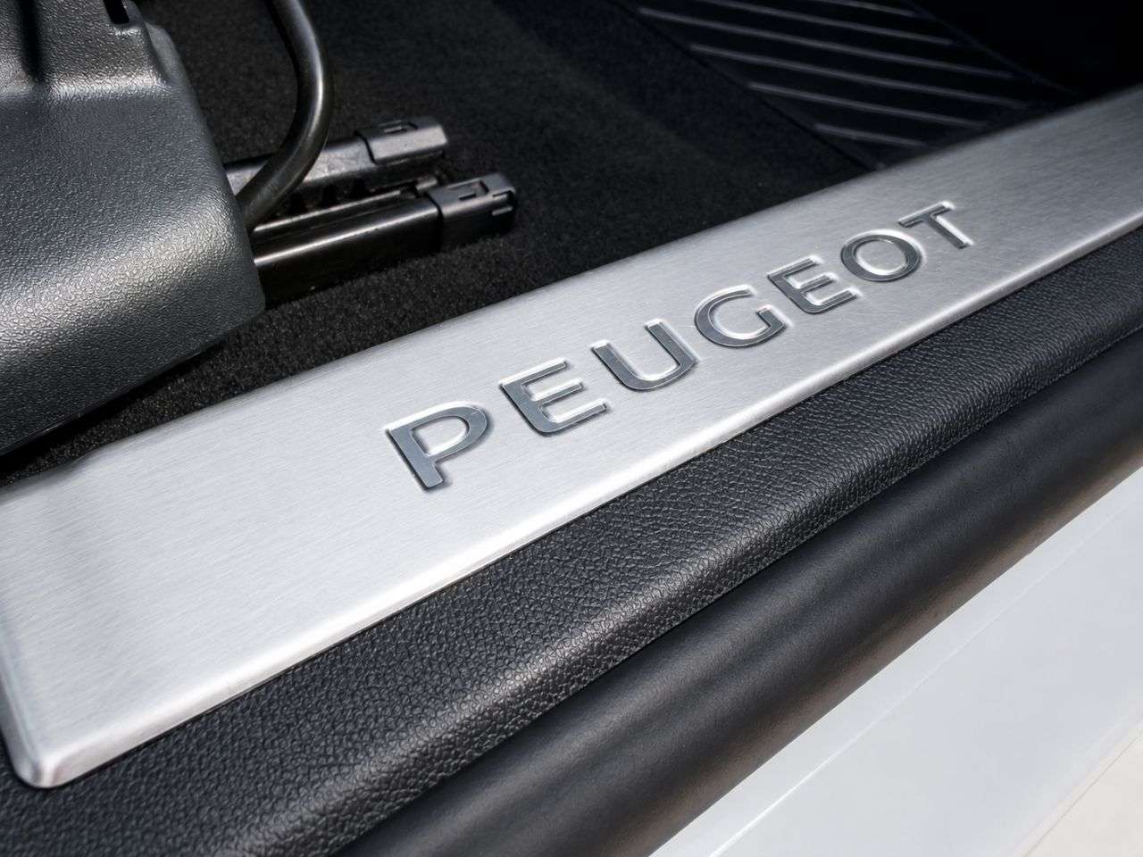 2017 PEUGEOT 3008 2017 PEUGEOT 3008