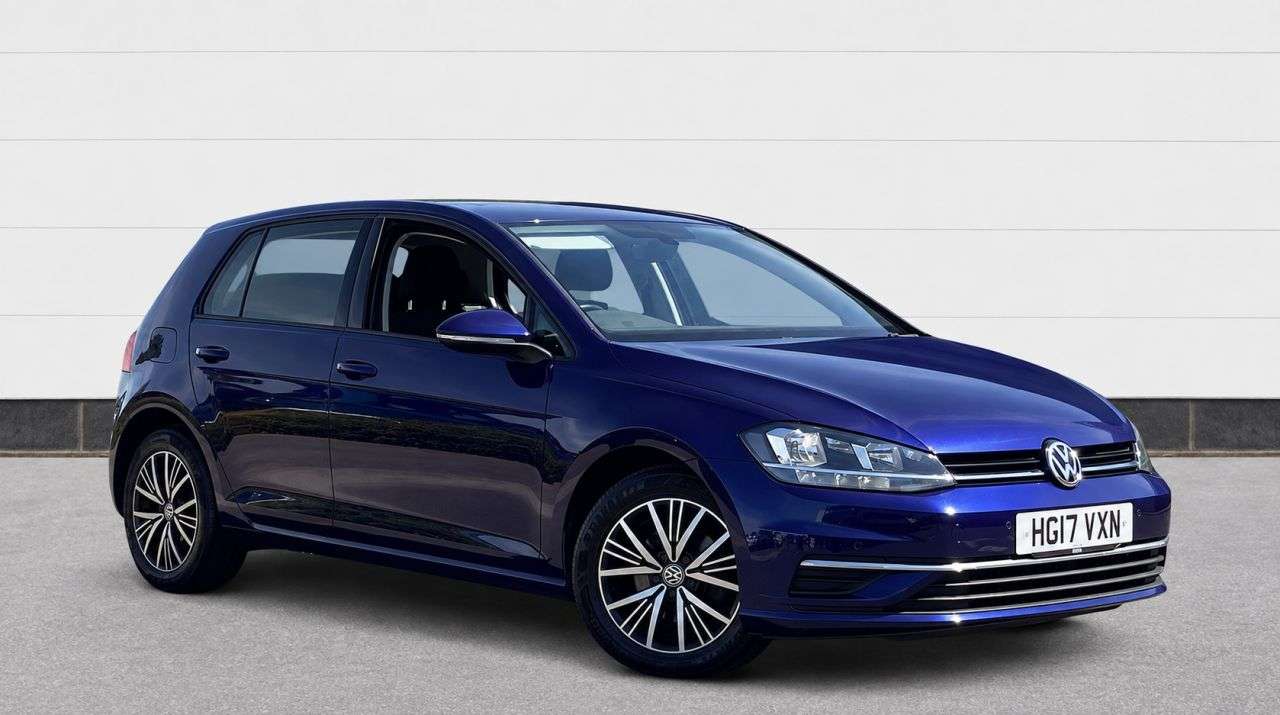 A 2017 VOLKSWAGEN GOLF 1.6 TDI SE Nav Hatchback 5dr Diesel DSG Euro 6 (s/s) (115 ps) 8" TOUCHSCREE A 2017 VOLKSWAGEN GOLF 1.6 TDI SE Nav Hatchback 5dr Diesel DSG Euro 6 (s/s) (115 ps) 8" TOUCHSCREE