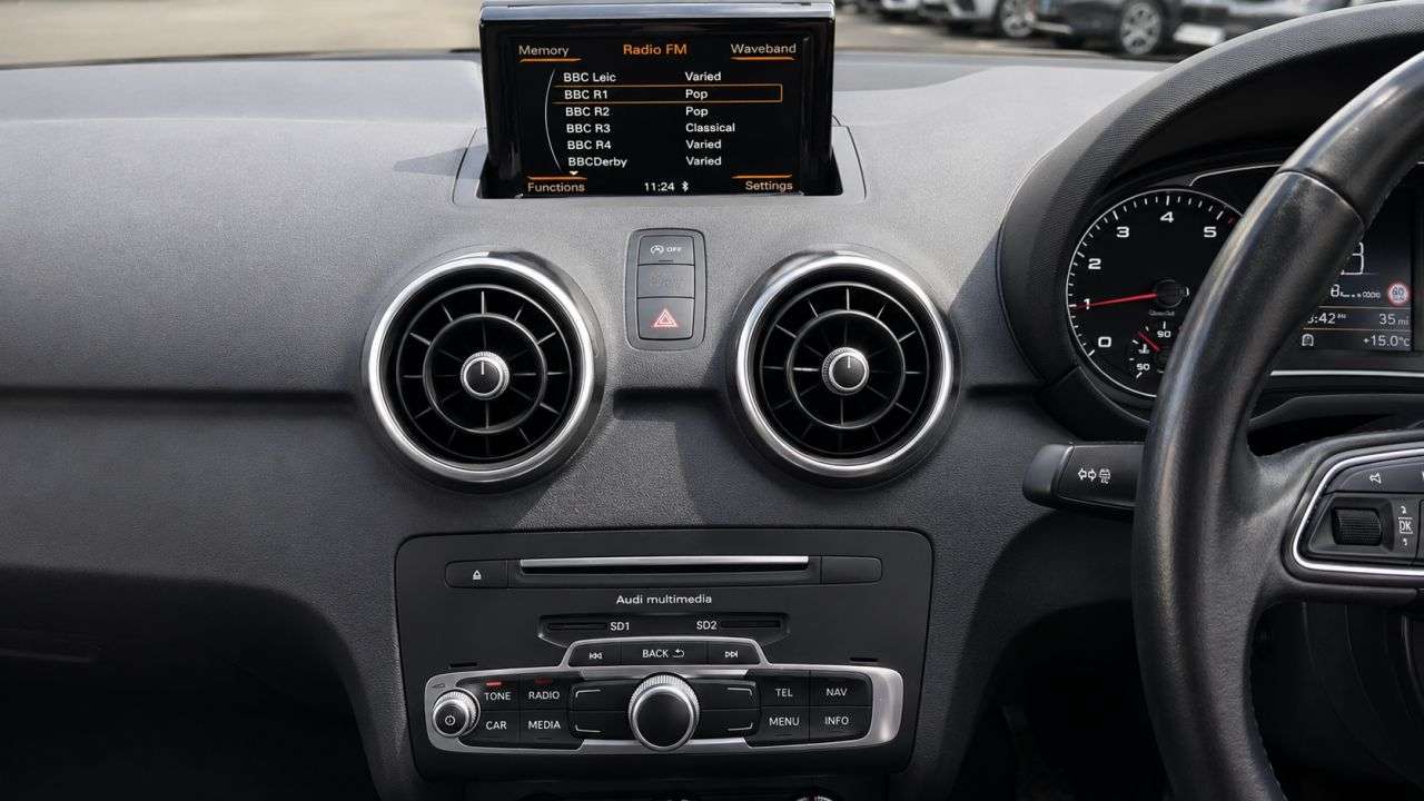 2016 AUDI A1 2016 AUDI A1