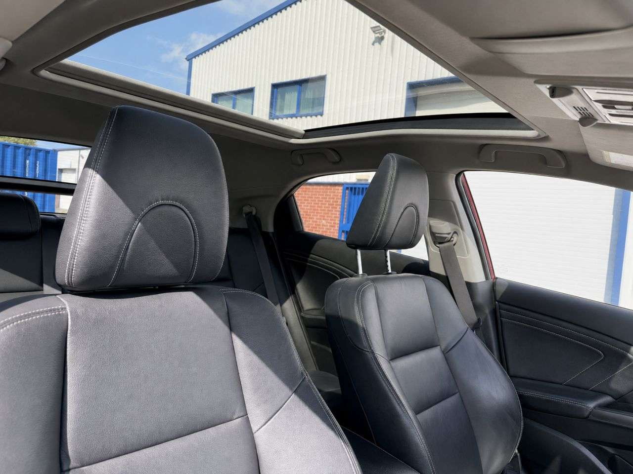 A 2015 HONDA CIVIC 1.6 i-DTEC SR Hatchback 5dr Diesel Manual Euro 5 (s/s) (120 ps) ***** FREE A 2015 HONDA CIVIC 1.6 i-DTEC SR Hatchback 5dr Diesel Manual Euro 5 (s/s) (120 ps) ***** FREE