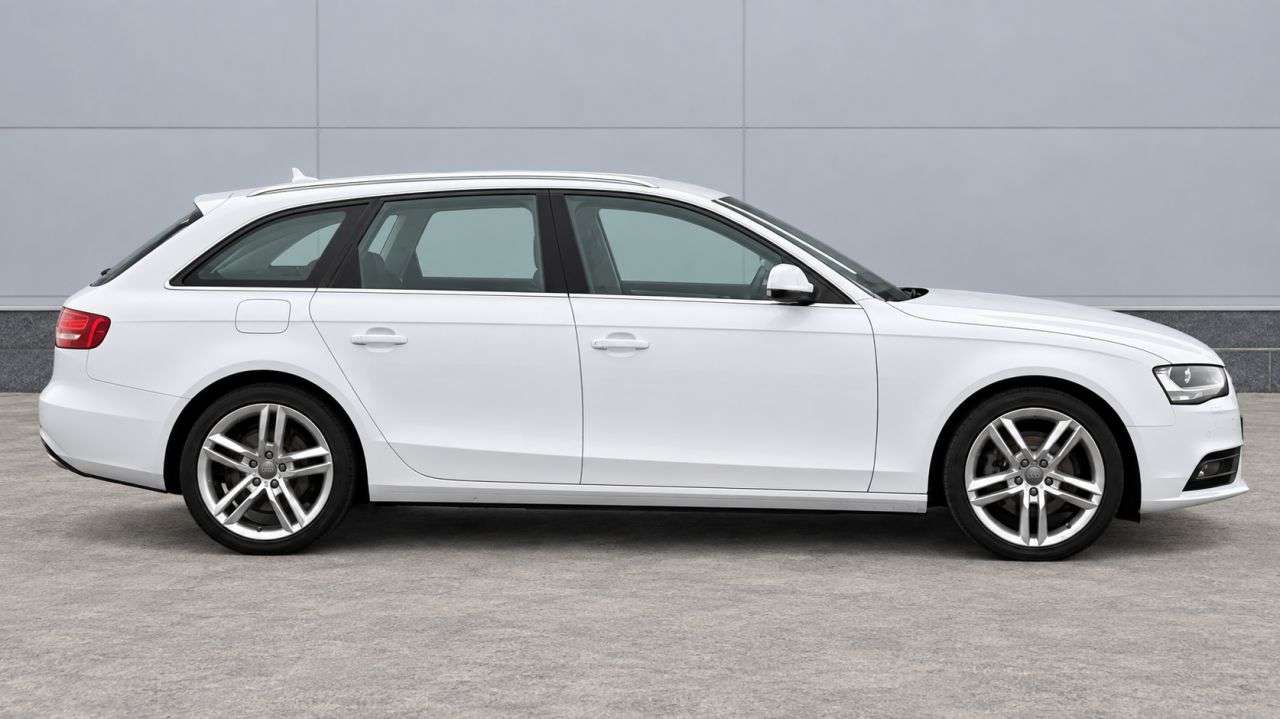 A 2014 AUDI A4 AVANT 2.0 TDI ultra SE Estate 5dr Diesel Manual Euro 6 (s/s) (163 ps) BANG & OLUF A 2014 AUDI A4 AVANT 2.0 TDI ultra SE Estate 5dr Diesel Manual Euro 6 (s/s) (163 ps) BANG & OLUF