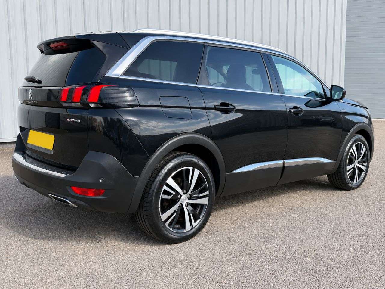 A 2019 PEUGEOT 5008 1.5 BlueHDi GT Line SUV 5dr Diesel EAT Euro 6 (s/s) (130 ps) *** FOUR BRAND A 2019 PEUGEOT 5008 1.5 BlueHDi GT Line SUV 5dr Diesel EAT Euro 6 (s/s) (130 ps) *** FOUR BRAND