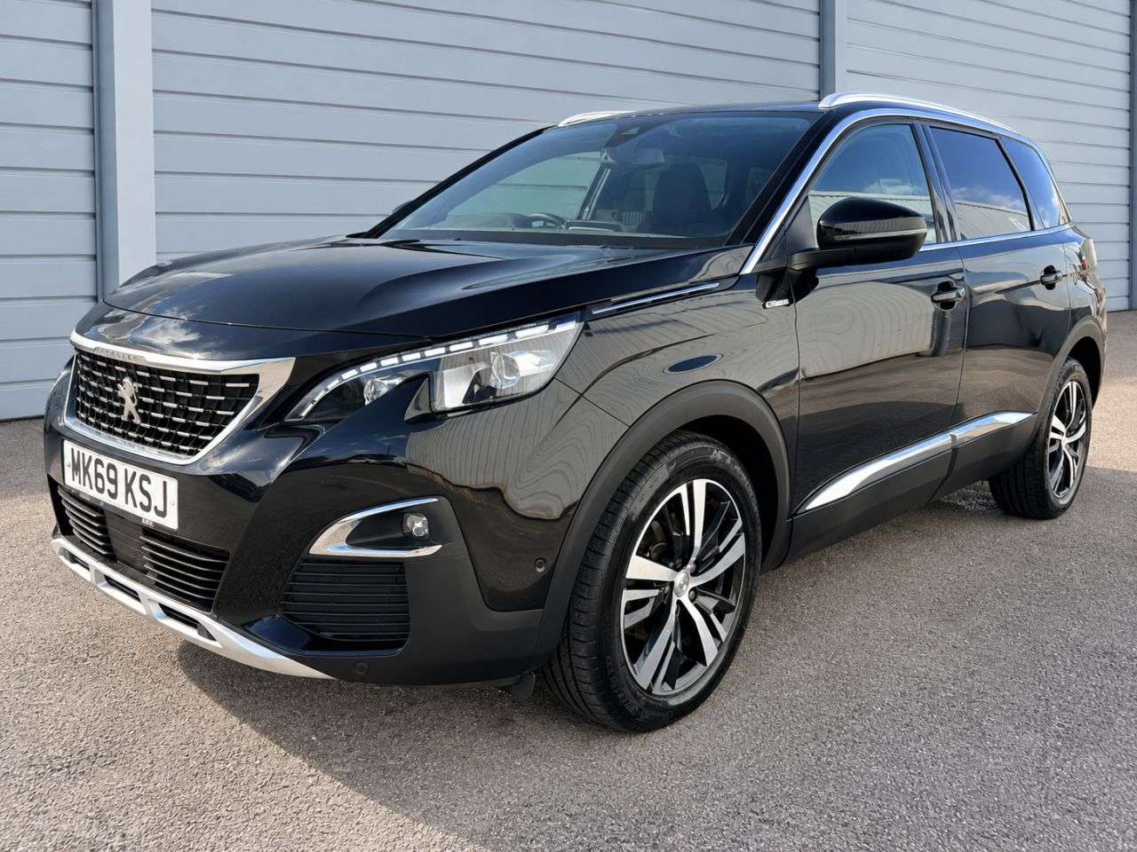 2019 PEUGEOT 5008 2019 PEUGEOT 5008