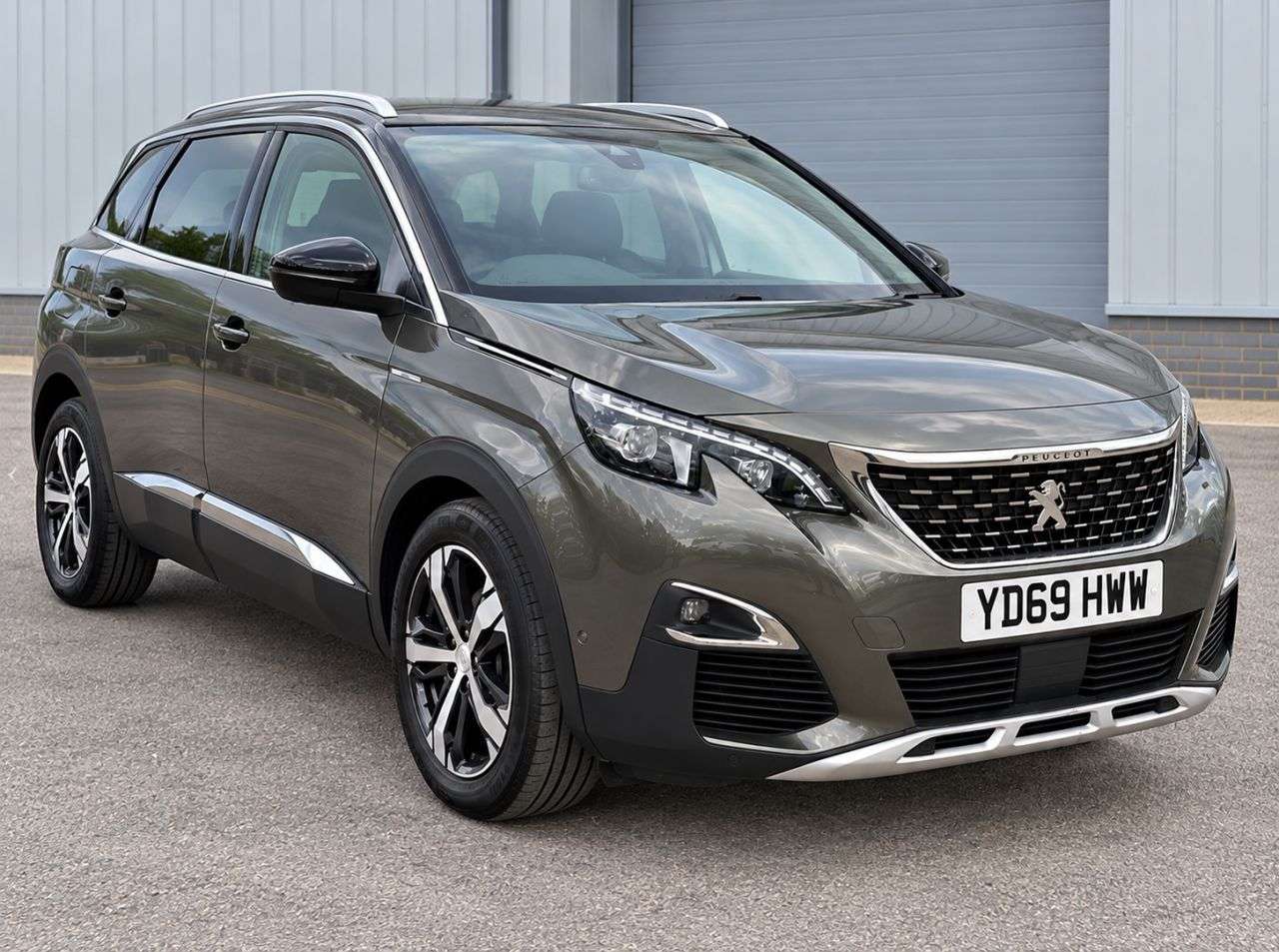 A 2019 PEUGEOT 5008 1.5 BlueHDi GT Line SUV 5dr Diesel Manual Euro 6 (s/s) (130 ps) 1 FORMER KE A 2019 PEUGEOT 5008 1.5 BlueHDi GT Line SUV 5dr Diesel Manual Euro 6 (s/s) (130 ps) 1 FORMER KE