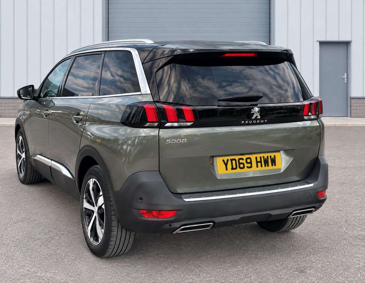 2019 PEUGEOT 5008 2019 PEUGEOT 5008