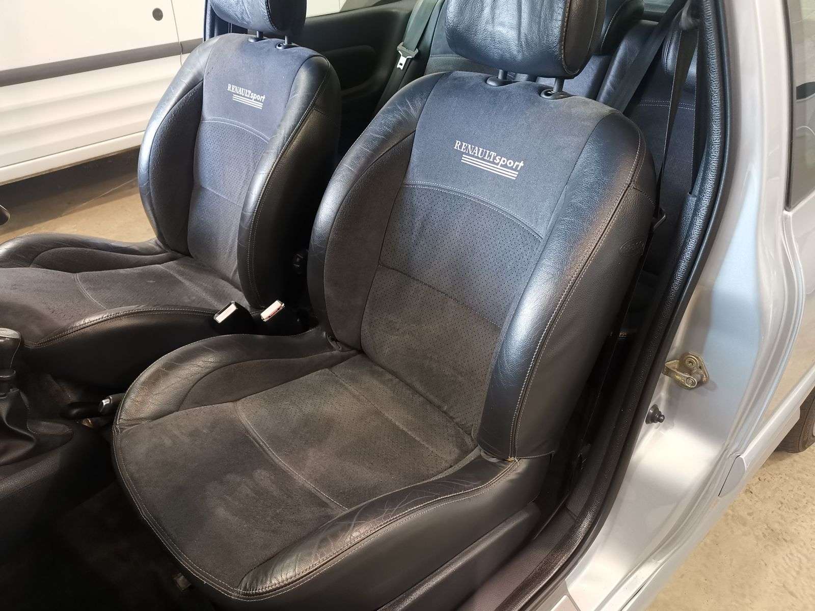 2003 RENAULT CLIO 2003 RENAULT CLIO