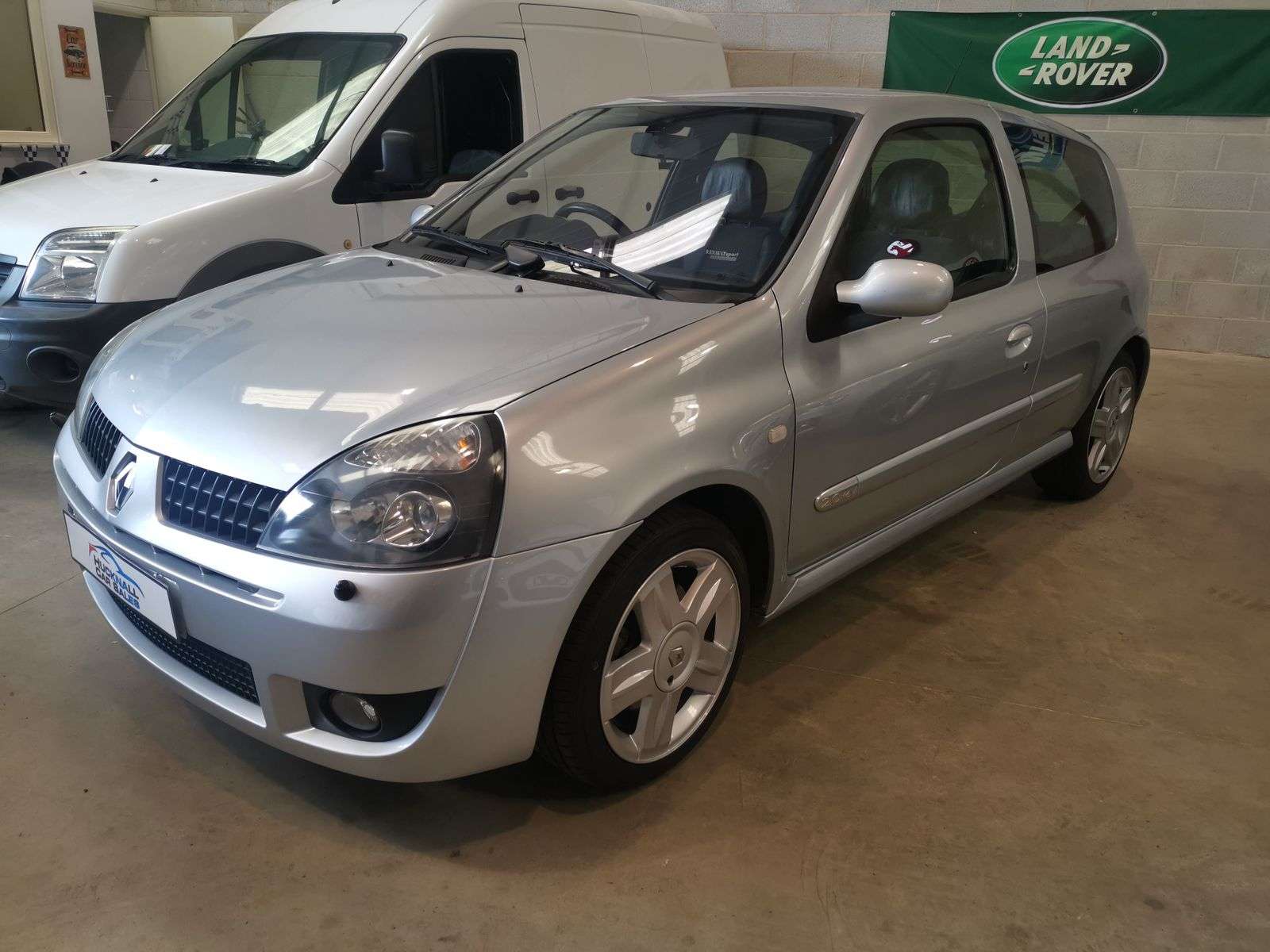 A 2003 RENAULT CLIO RENAULTSPORT 172 16V A 2003 RENAULT CLIO RENAULTSPORT 172 16V