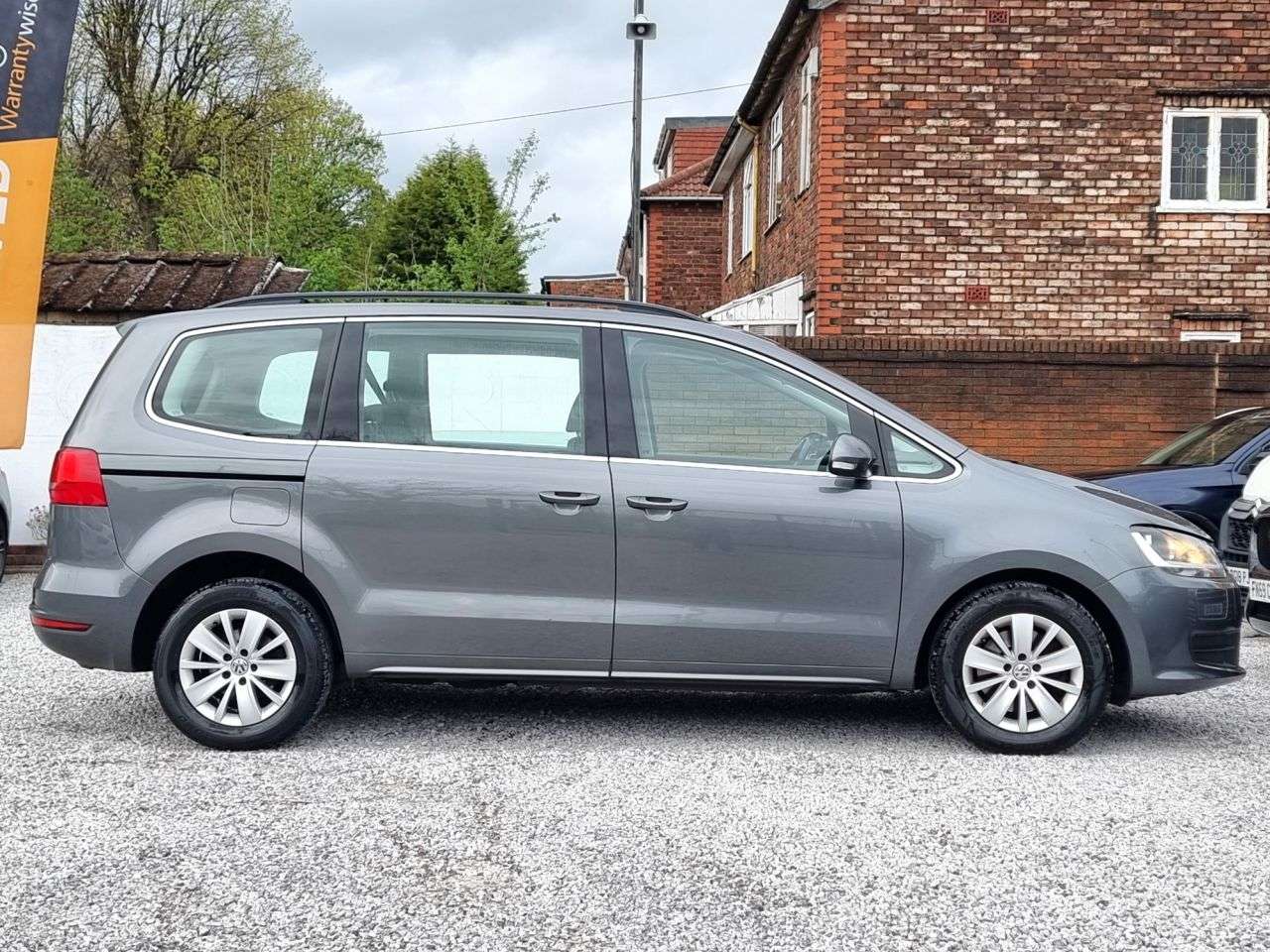 A 2011 VOLKSWAGEN SHARAN 2.0 SE TDI DSG 5d 142 BHP A 2011 VOLKSWAGEN SHARAN 2.0 SE TDI DSG 5d 142 BHP