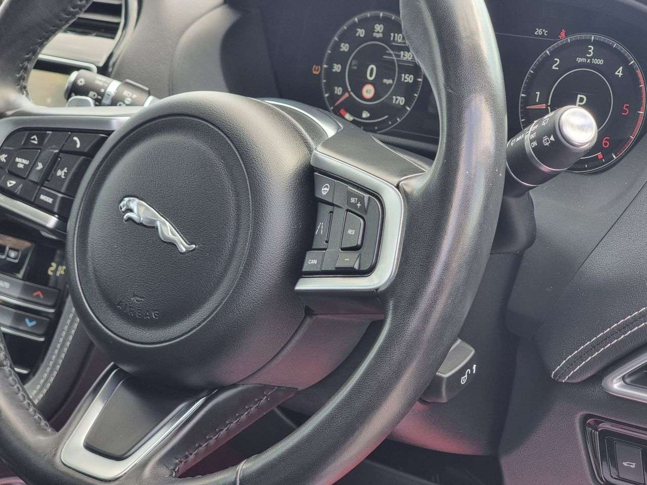 2019 JAGUAR F-PACE 2019 JAGUAR F-PACE