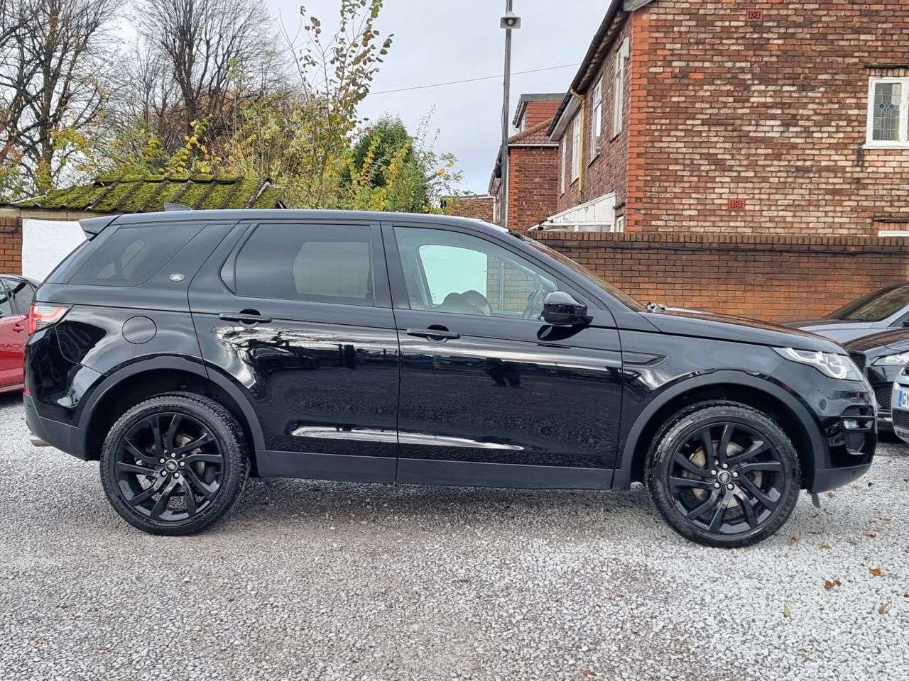 A 2018 LAND ROVER DISCOVERY SPORT 2.0 TD4 HSE Black SUV 5dr Diesel Auto 4WD Euro 6 (s/s) (180 ps) A 2018 LAND ROVER DISCOVERY SPORT 2.0 TD4 HSE Black SUV 5dr Diesel Auto 4WD Euro 6 (s/s) (180 ps)