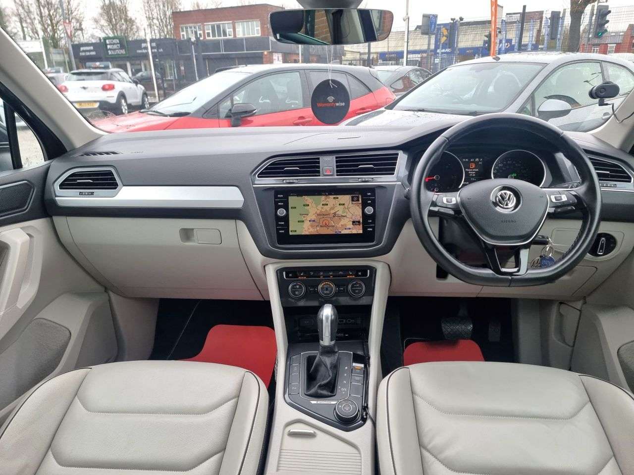 A 2018 VOLKSWAGEN TIGUAN 2.0 TDI SE Navigation SUV 5dr Diesel DSG 4Motion Euro 6 (s/s) (150 ps) A 2018 VOLKSWAGEN TIGUAN 2.0 TDI SE Navigation SUV 5dr Diesel DSG 4Motion Euro 6 (s/s) (150 ps)