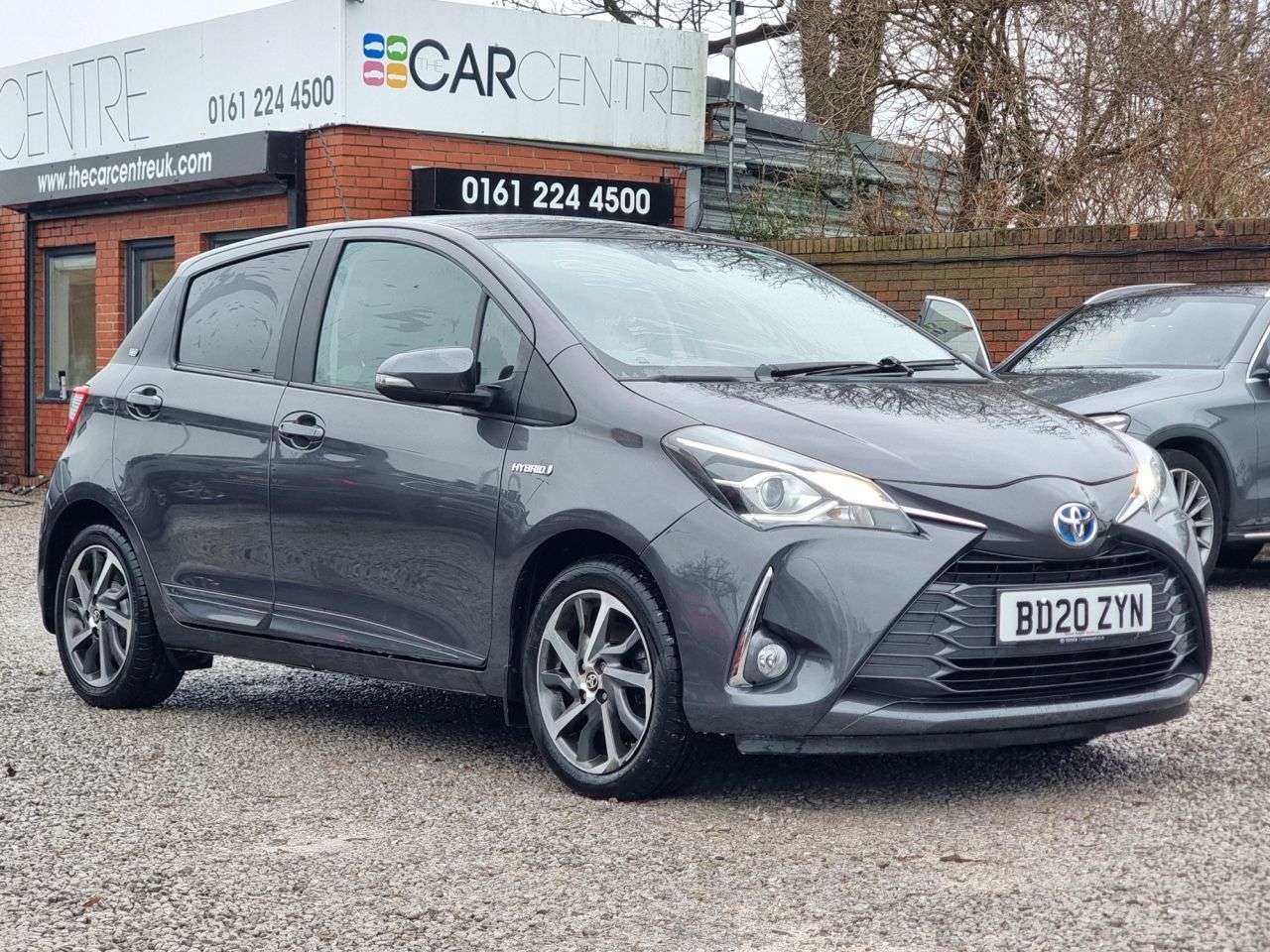 A 2020 TOYOTA YARIS 1.5 VVT-h Y20 Bi-tone Hatchback 5dr Petrol Hybrid E-CVT Euro 6 (s/s) (100 p A 2020 TOYOTA YARIS 1.5 VVT-h Y20 Bi-tone Hatchback 5dr Petrol Hybrid E-CVT Euro 6 (s/s) (100 p