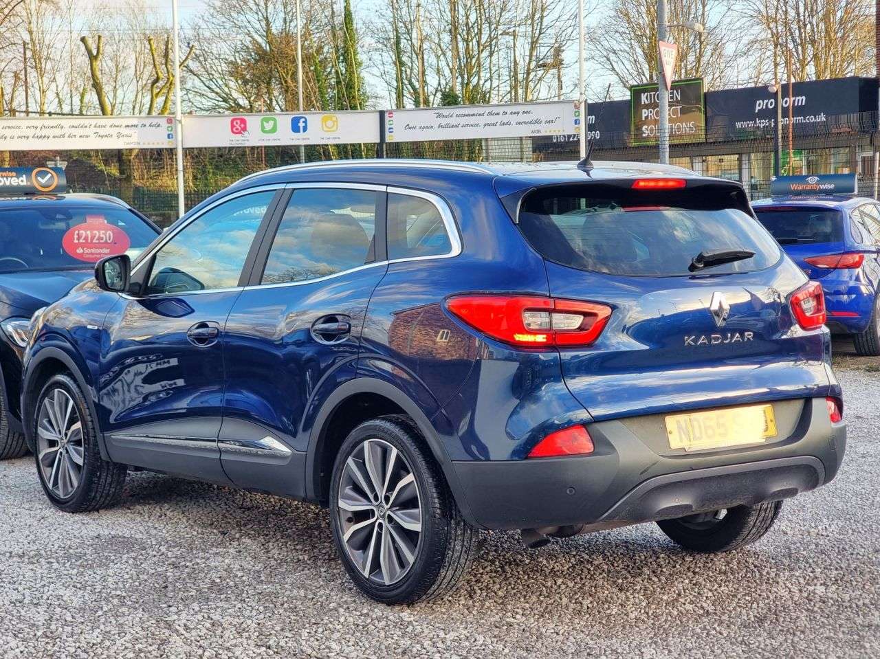 A 2016 RENAULT KADJAR 1.2 TCe Signature Nav SUV 5dr Petrol Manual Euro 6 (s/s) (130 ps) A 2016 RENAULT KADJAR 1.2 TCe Signature Nav SUV 5dr Petrol Manual Euro 6 (s/s) (130 ps)