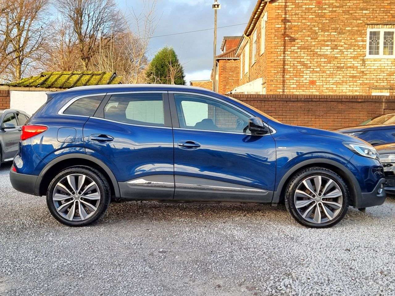 A 2016 RENAULT KADJAR 1.2 TCe Signature Nav SUV 5dr Petrol Manual Euro 6 (s/s) (130 ps) A 2016 RENAULT KADJAR 1.2 TCe Signature Nav SUV 5dr Petrol Manual Euro 6 (s/s) (130 ps)