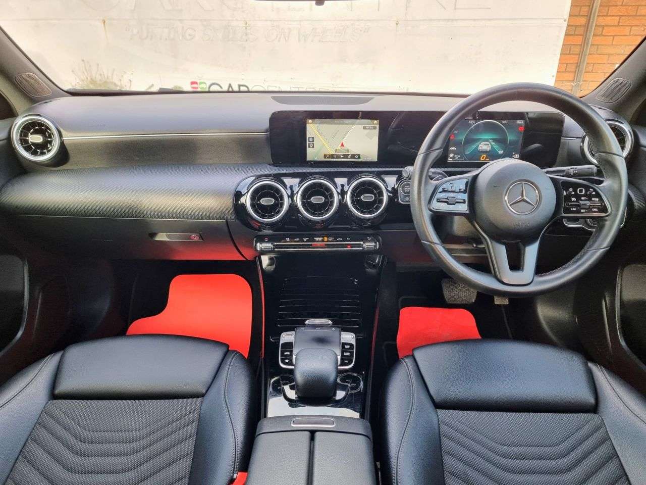 A 2018 MERCEDES-BENZ A-CLASS 1.5 A180d SE Hatchback 5dr Diesel 7G-DCT Euro 6 (s/s) (116 ps) A 2018 MERCEDES-BENZ A-CLASS 1.5 A180d SE Hatchback 5dr Diesel 7G-DCT Euro 6 (s/s) (116 ps)