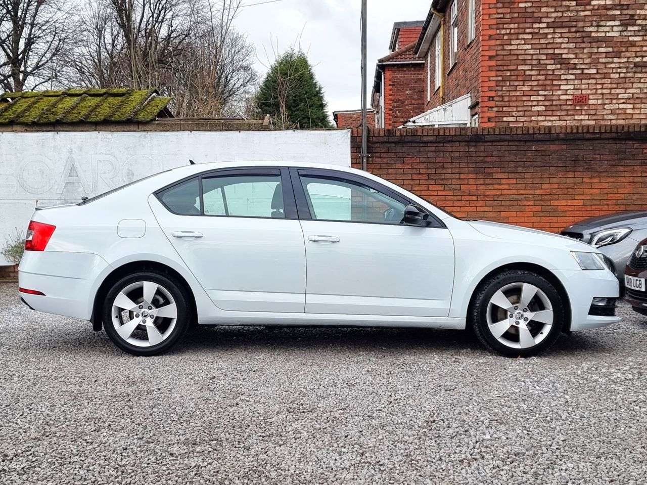 A 2020 SKODA OCTAVIA 1.5 TSI ACT SE Drive Hatchback 5dr Petrol DSG Euro 6 (s/s) (150 ps) A 2020 SKODA OCTAVIA 1.5 TSI ACT SE Drive Hatchback 5dr Petrol DSG Euro 6 (s/s) (150 ps)