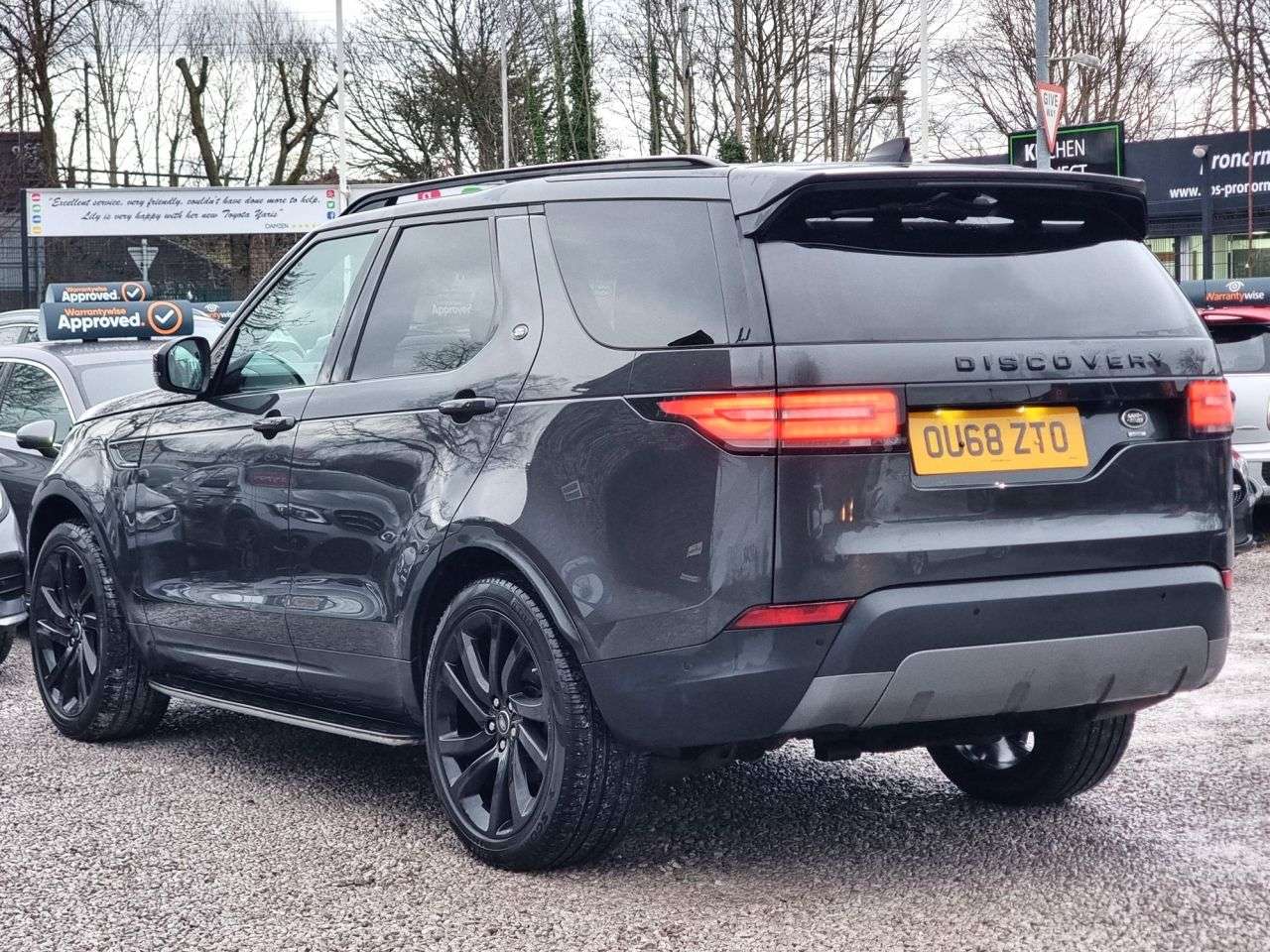 A 2018 LAND ROVER DISCOVERY 2.0 SD4 HSE SUV 5dr Diesel Auto 4WD Euro 6 (s/s) (240 ps) A 2018 LAND ROVER DISCOVERY 2.0 SD4 HSE SUV 5dr Diesel Auto 4WD Euro 6 (s/s) (240 ps)