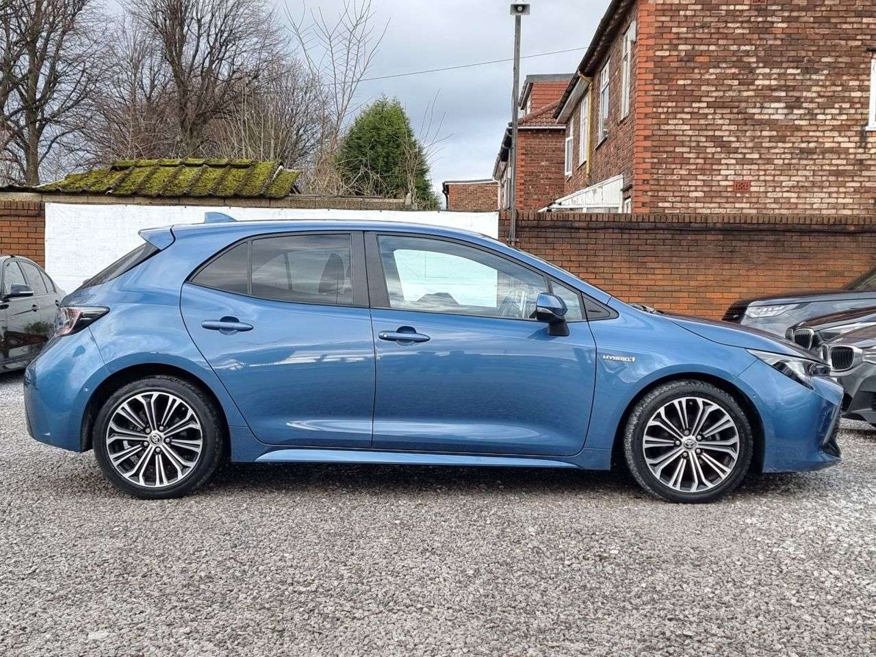 A 2020 TOYOTA COROLLA 1.8 VVT-h Design Hatchback 5dr Petrol Hybrid CVT Euro 6 (s/s) (122 ps) A 2020 TOYOTA COROLLA 1.8 VVT-h Design Hatchback 5dr Petrol Hybrid CVT Euro 6 (s/s) (122 ps)