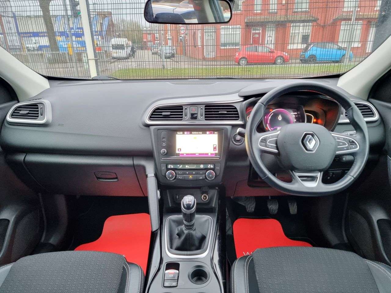 A 2018 RENAULT KADJAR 1.2 TCe Dynamique S Nav SUV 5dr Petrol Manual Euro 6 (s/s) (130 ps) A 2018 RENAULT KADJAR 1.2 TCe Dynamique S Nav SUV 5dr Petrol Manual Euro 6 (s/s) (130 ps)