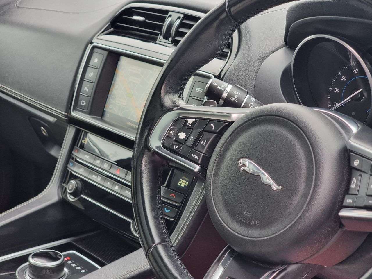 2017 JAGUAR F-PACE 2017 JAGUAR F-PACE