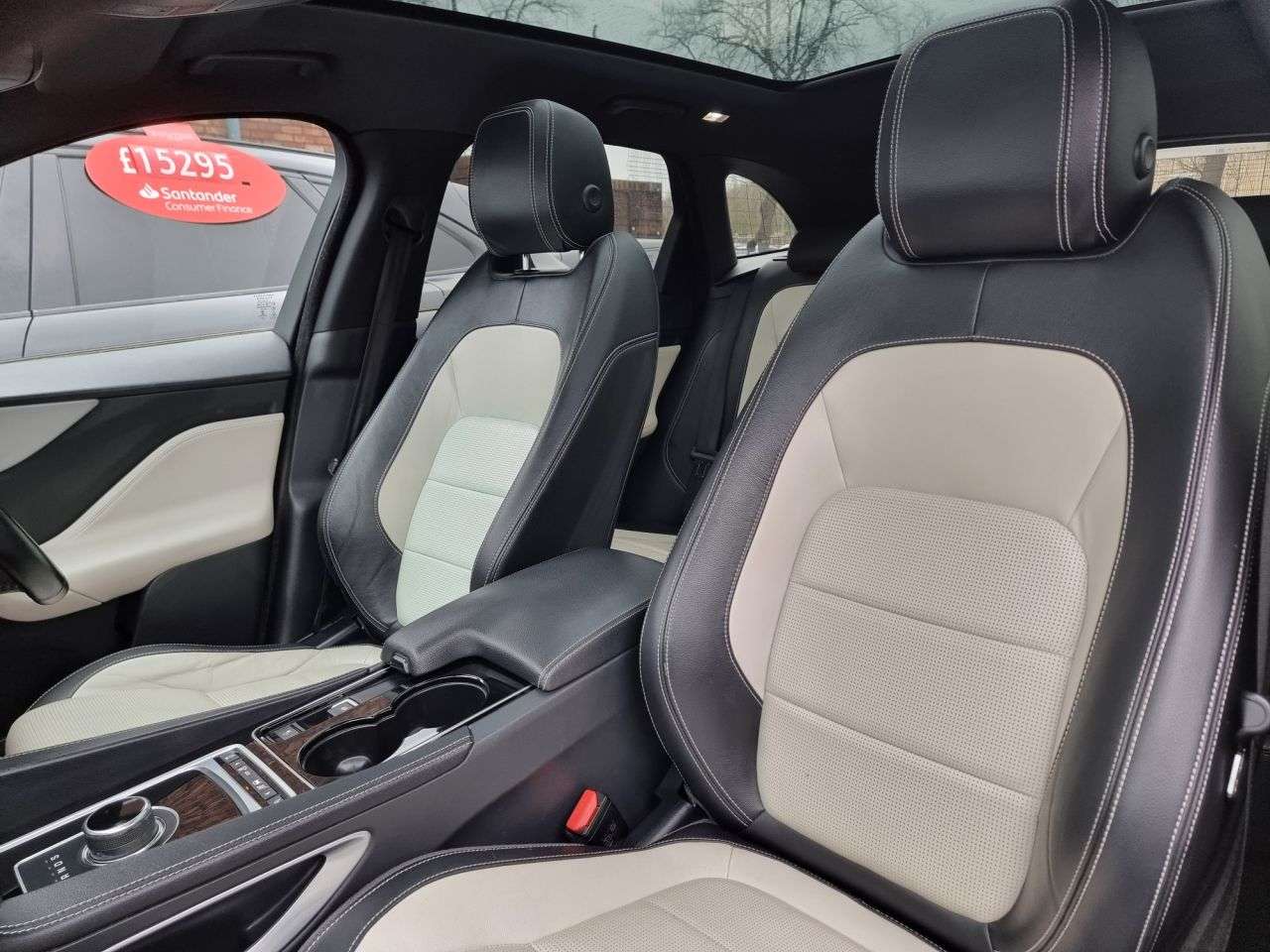 2017 JAGUAR F-PACE 2017 JAGUAR F-PACE