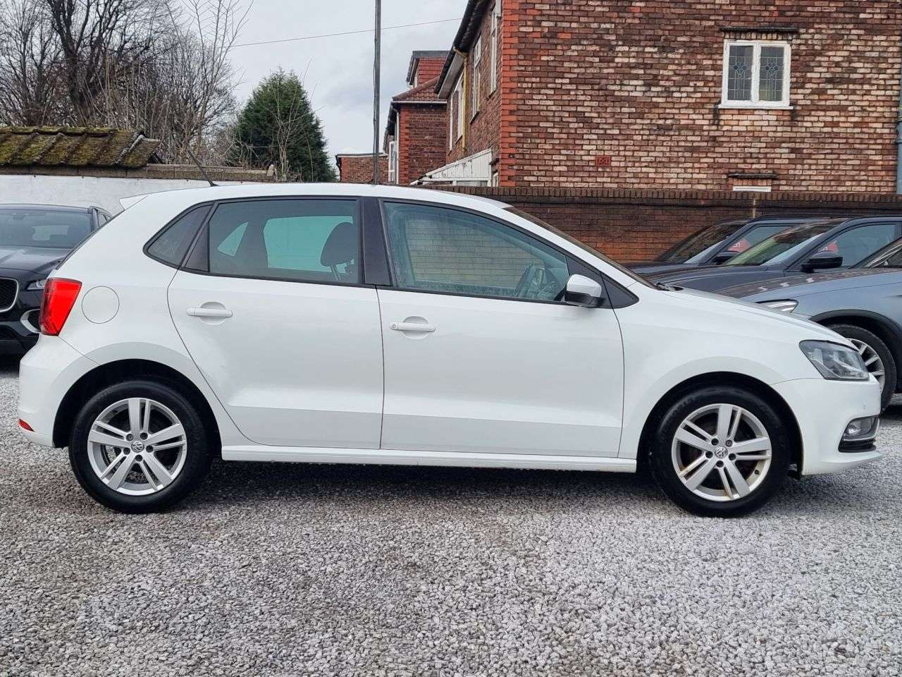 A 2017 VOLKSWAGEN POLO 1.0 BlueMotion Tech Match Edition Hatchback 5dr Petrol Manual Euro 6 (s/s) A 2017 VOLKSWAGEN POLO 1.0 BlueMotion Tech Match Edition Hatchback 5dr Petrol Manual Euro 6 (s/s)