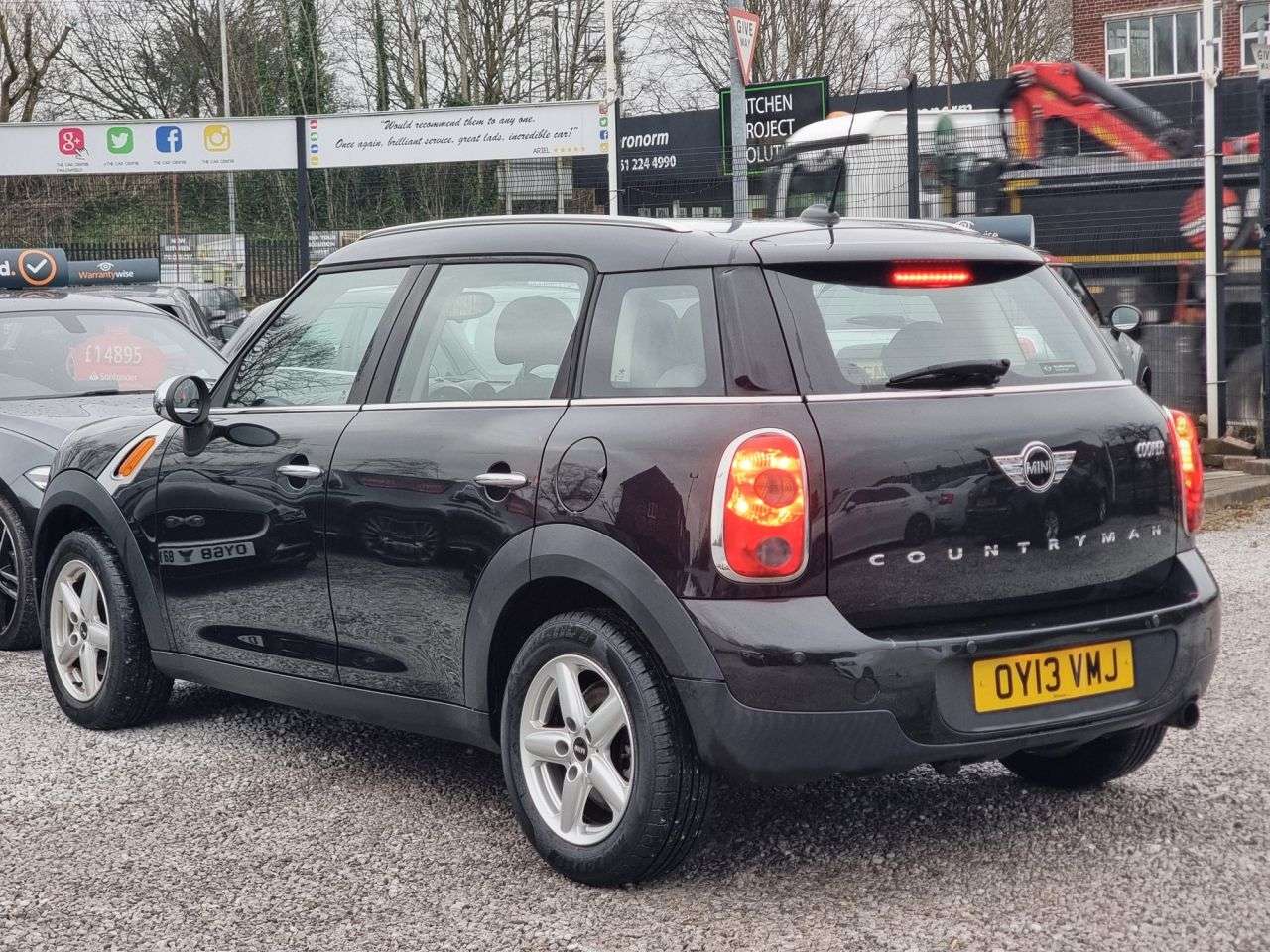 A 2013 MINI COUNTRYMAN 1.6 Cooper SUV 5dr Petrol Manual Euro 6 (s/s) (122 ps) A 2013 MINI COUNTRYMAN 1.6 Cooper SUV 5dr Petrol Manual Euro 6 (s/s) (122 ps)