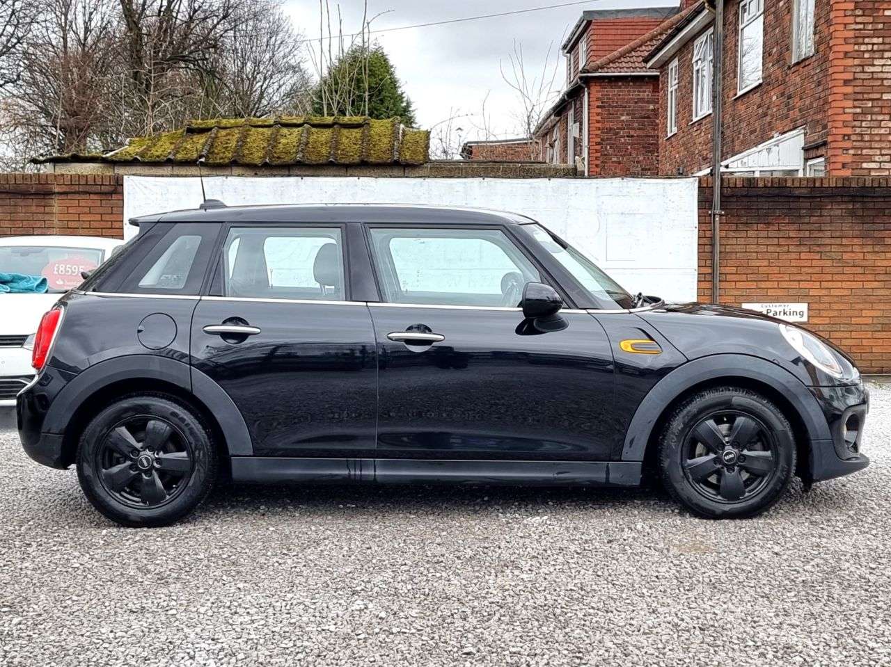 A 2016 MINI HATCH 1.2 One Hatchback 5dr Petrol Manual Euro 6 (s/s) (102 ps) A 2016 MINI HATCH 1.2 One Hatchback 5dr Petrol Manual Euro 6 (s/s) (102 ps)
