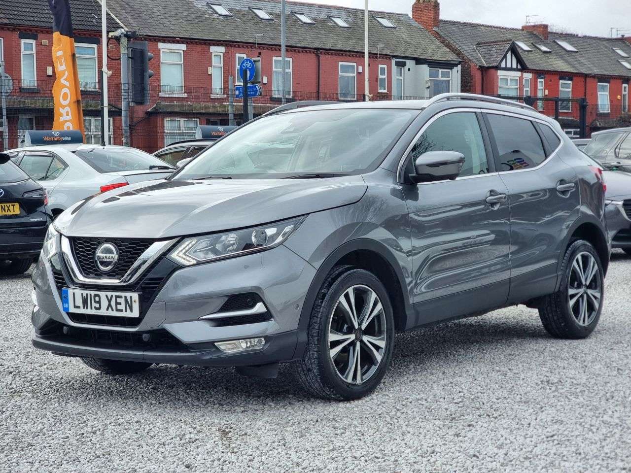 A 2019 NISSAN QASHQAI 1.3 DIG-T N-Connecta SUV 5dr Petrol Manual Euro 6 (s/s) (140 ps) A 2019 NISSAN QASHQAI 1.3 DIG-T N-Connecta SUV 5dr Petrol Manual Euro 6 (s/s) (140 ps)